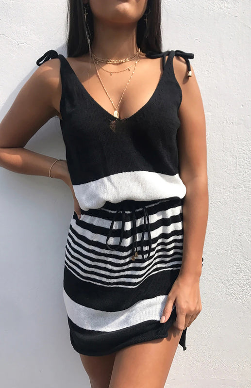 Women's Sleeveless V-Neck Striped Dress