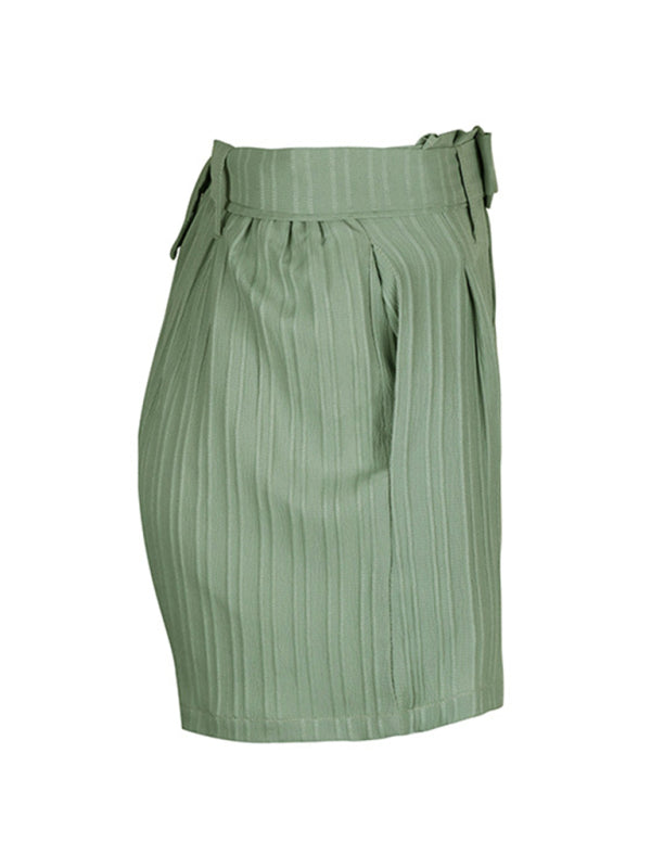 Small fresh green solid color pleated shorts