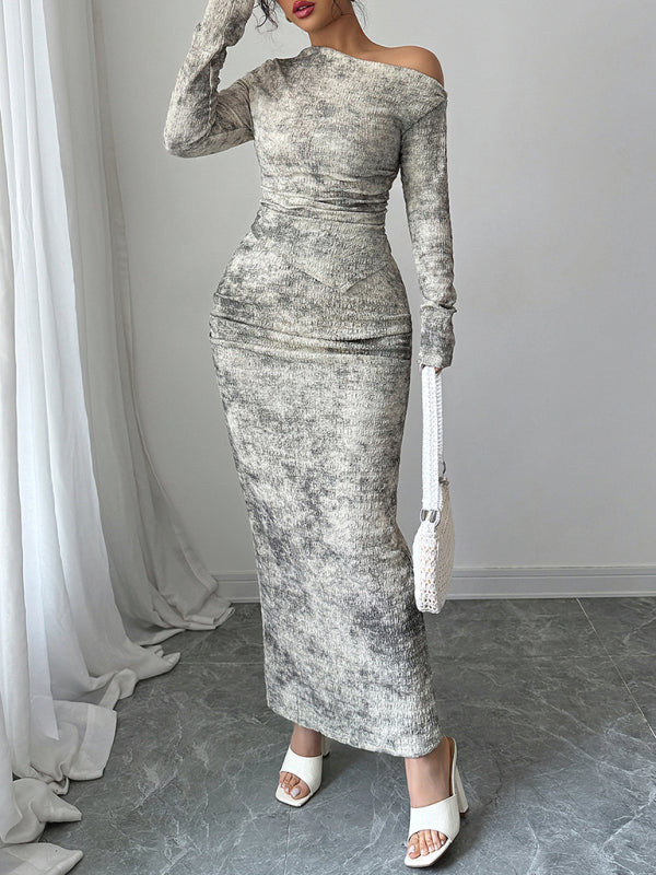 Off-shoulder long-sleeved hip skirt set