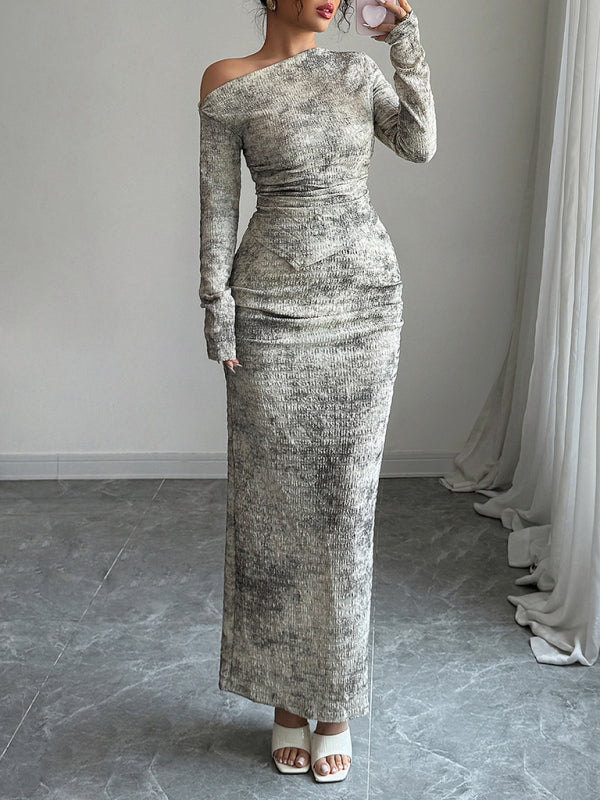 Off-shoulder long-sleeved hip skirt set